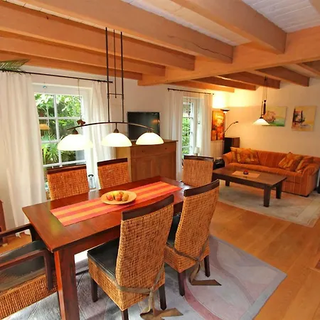 Holiday home Ferienhaus Mit 3 Schlafraeumen Fuhlendorf Fdz 631
